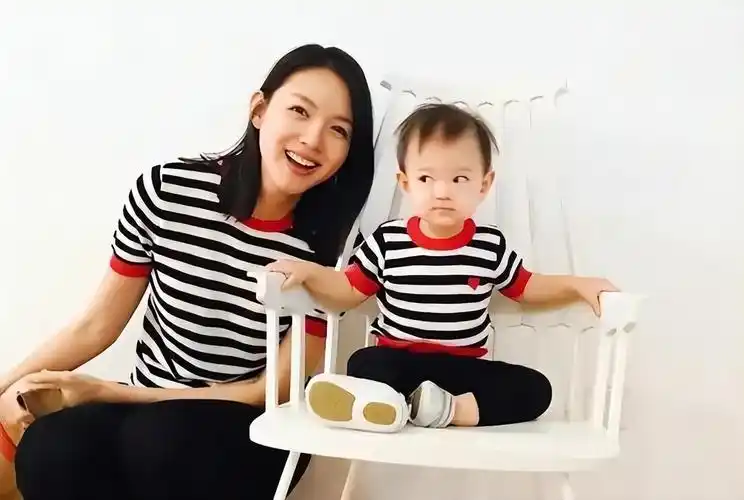 回顾世界小姐张梓琳37岁生二胎不嫁豪门嫁爱情老公颜值超高