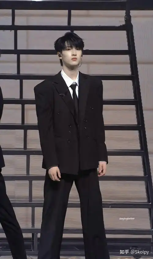 有没有感觉严浩翔现在在团内有点尴尬的感觉? - 知乎