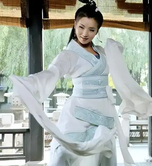 乱世中的倾国倾城,一个真正集美貌与智慧于一身的女子:貂蝉