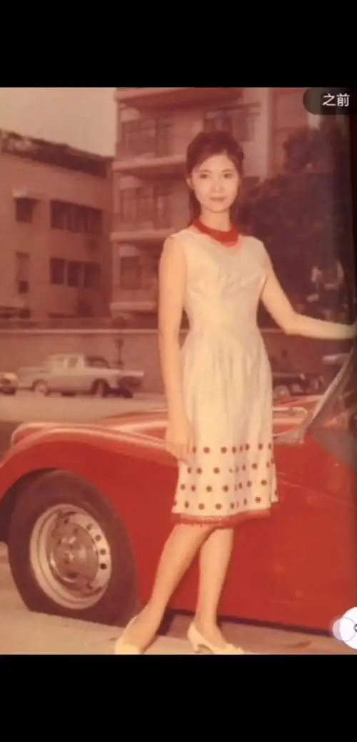 一张80年代的照片,粉丝的妈妈当时年轻漂亮,让我帮着做成动态视频,送