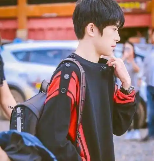 原创亲爱的客栈甜蜜是他们的易烊千玺当个易千瓦的电灯泡都可爱