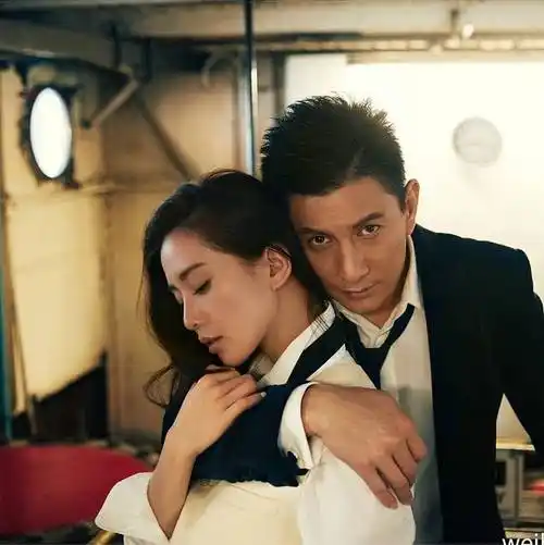 53岁吴奇隆带儿子逛商场,5岁步步帅气可爱,刘诗诗公公罕见现身