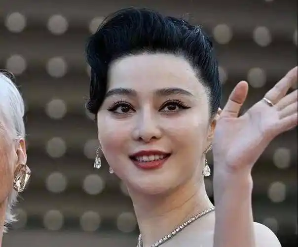 范冰冰:没精修过的照片让人有点失望,离开了美颜,滤镜也很一般_美貌