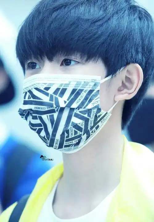 王源,大大的眼睛