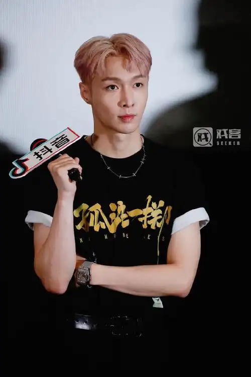 孤注一掷##张艺兴演技被夸##孤注一掷点映排片