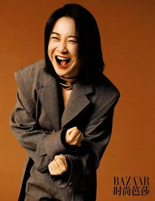 《热辣滚烫》票房破15亿!贾玲登时尚芭莎,"斐玲"成双a老公姐