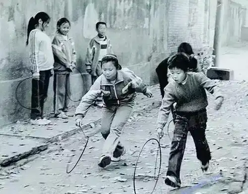 太怀念了40张童年生活老照片有你的记忆吗