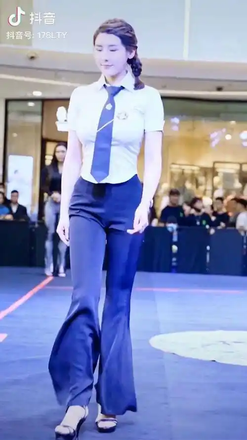 猜猜我在说什么健身女孩裁判刘太阳