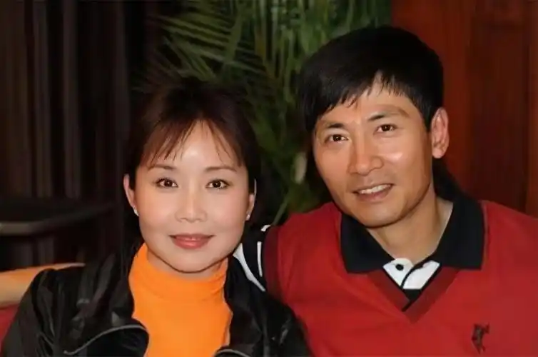 离过婚,干过修车工,其貌不扬却能娶到江珊,田小洁有啥魅力