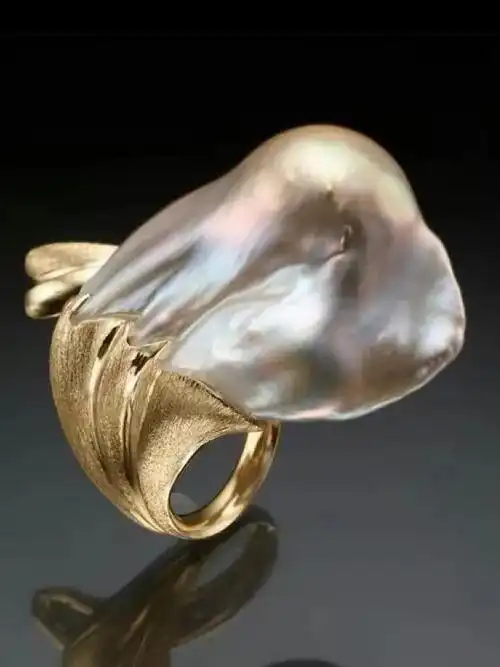 说起珍珠,古往今来都人们在强调它那洁净,光滑的表面带来的价值.