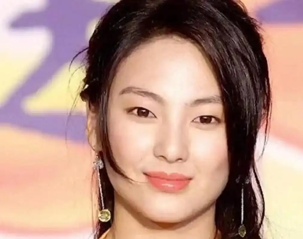 张雨绮在初中因为颜值被全校围观# 张雨绮真的很漂亮呀,感觉她的懈耨