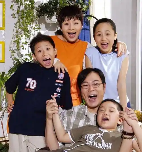 张一山被曝吸毒,嫖娼,工作室发声明回应,《家有儿女》上热搜_网友