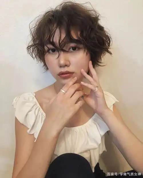 烫一烫更好看,"短发微卷"慵懒魅惑