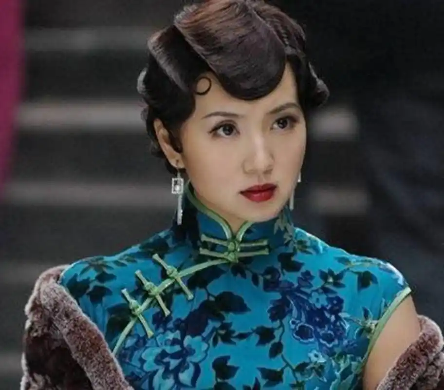 女星民国造型,陈好经典郑爽清新唐嫣大气,网友:最美的是颖宝!