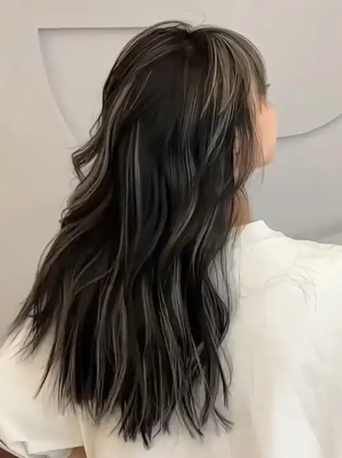 根据肤色判断发色 #笔记灵感这款流苏光线挑染只需要漂全头5%的头发不