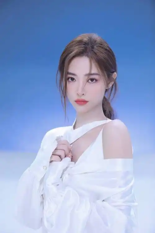 2021搜狐时尚盛典年度时尚影响力女明星提名许佳琪