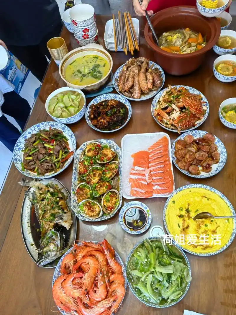 今天是表姐生日[干杯],晚上都上她家吃饭去了,这手艺杠杠的[赞同]