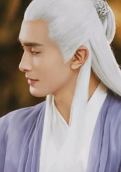 "东华帝君"高伟光新剧来袭,网友:光叔要火的节奏!