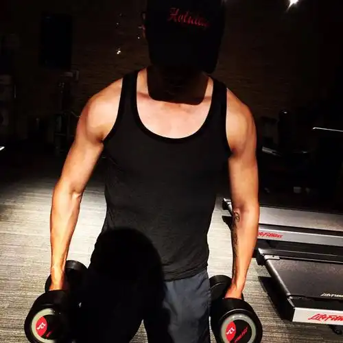 腹肌能力者好身材圈粉无数徐静蕾力捧的新男主朱致灵我pick了