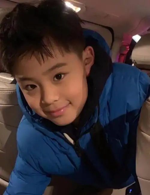 回顾:不老男神蔡国庆拒绝那英示爱,娶富婆为妻,儿子是他的骄傲