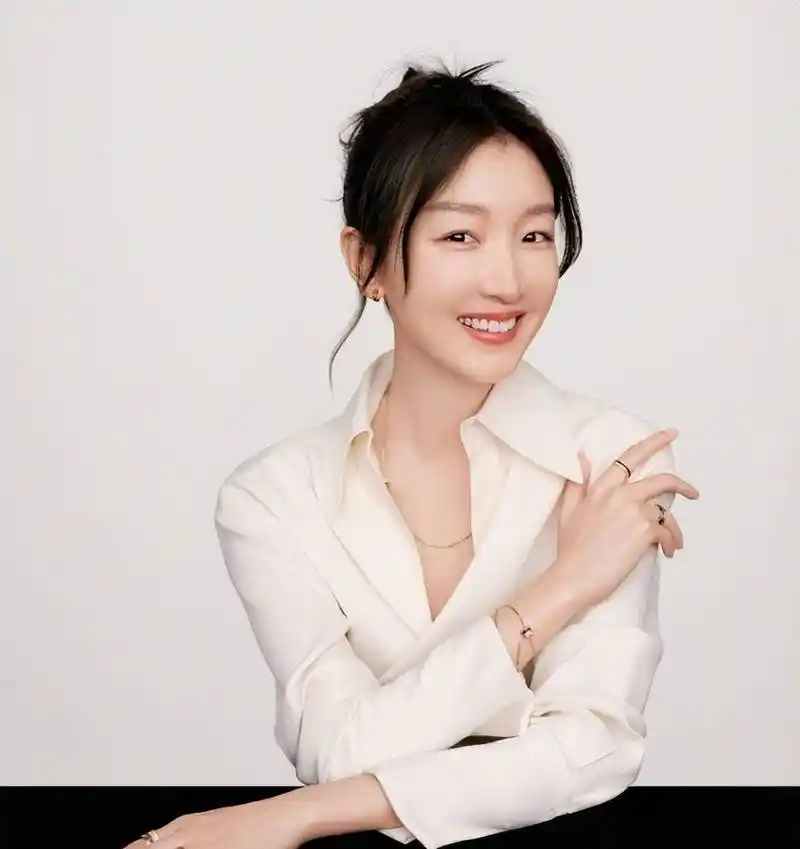 31岁与36岁的美丽较量:周冬雨和刘亦菲的不老传奇