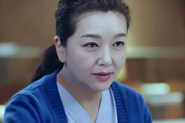 向杨志刚展示翘臀,此生爱硬汉到痴迷 江珊和王志文的过把瘾