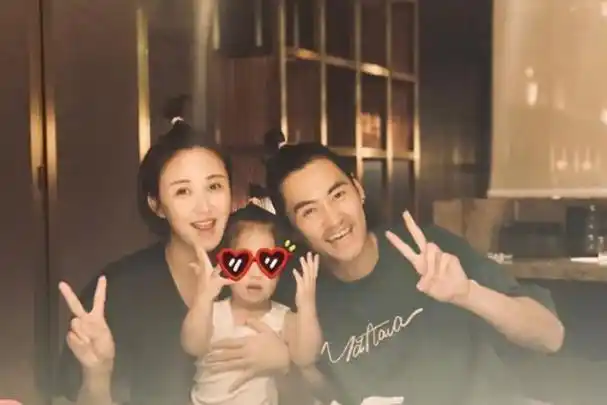 张歆艺:3年结婚2次,被前夫骂她恶心,现任老公袁弘是前夫的兄弟