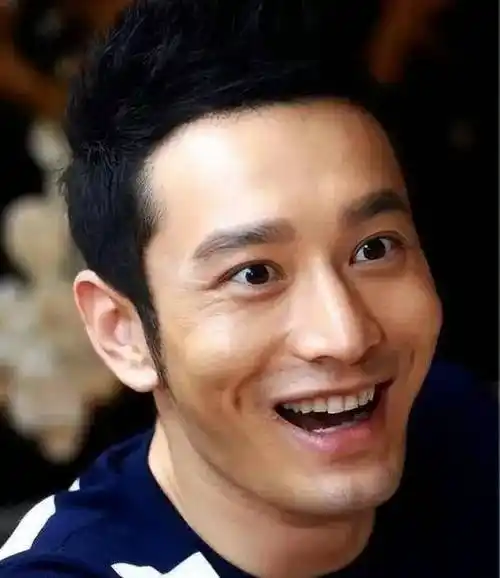 黄晓明露面不修边幅,头发胡子凌乱像路人,昔日与娜扎同游照被扒