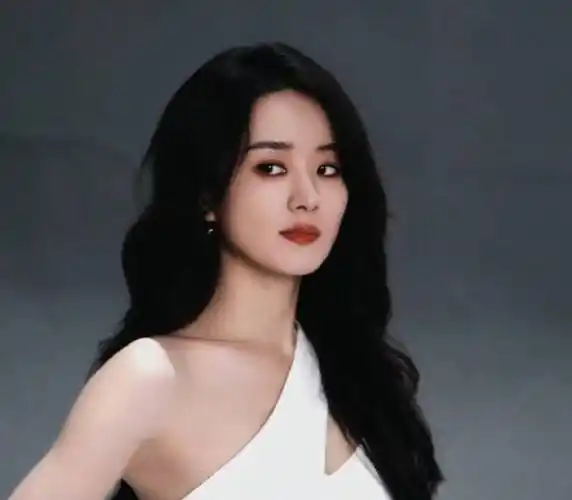 36岁赵丽颖广告生图流出!目光呆滞,皮肤蜡黄!