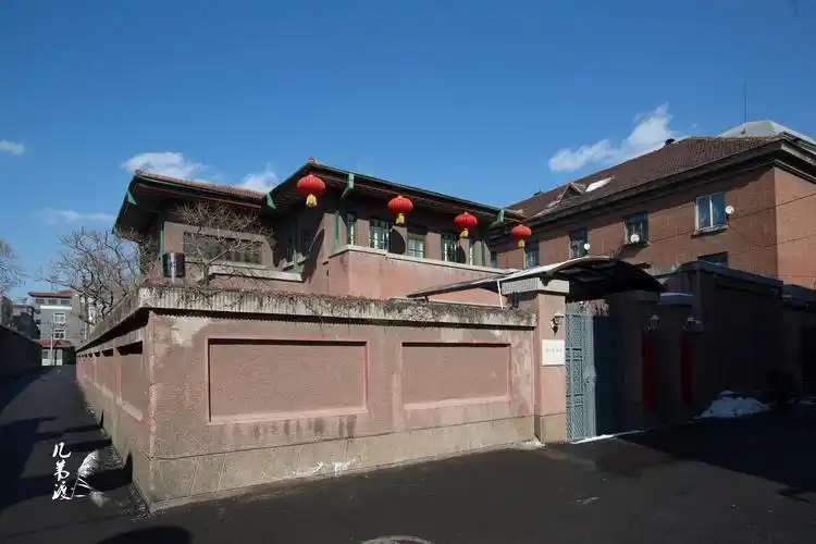 1926年她与张学良相识