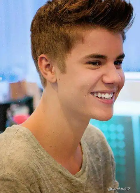 justin-bieber-2012-justin-bieber-31489730-1855-2560