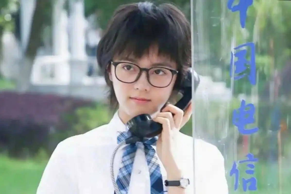 初识赵今麦是在《少年派》里林妙妙,虽然不是很惊艳,但她完美地演出了