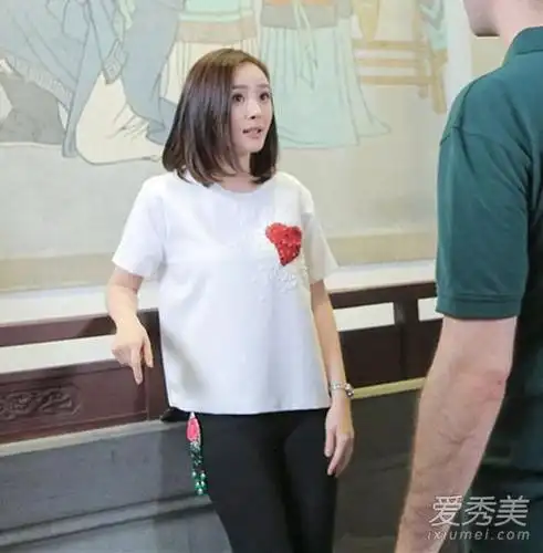 杨幂《翻译官》收官 剧中时尚着装盘点