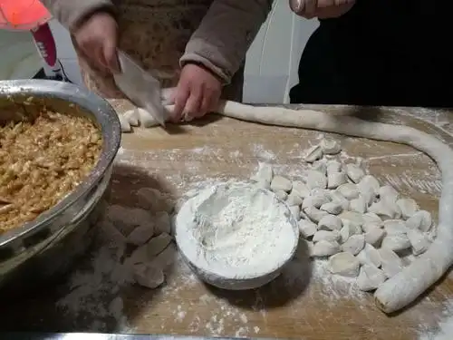 过年传统,包饺子