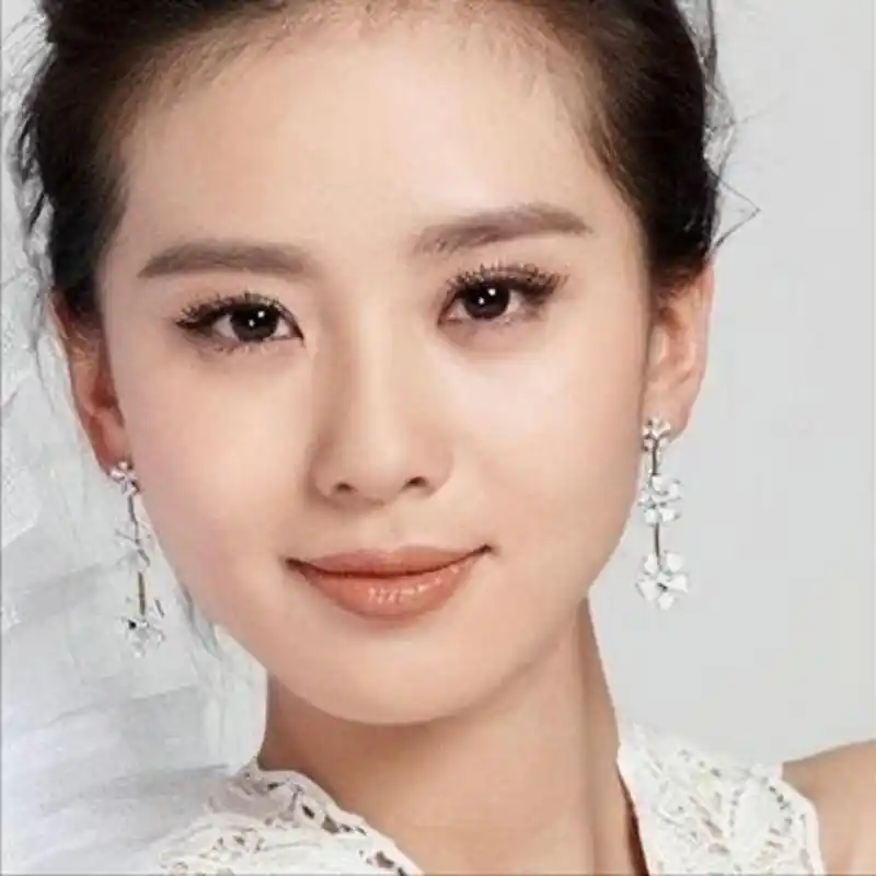 民国弹簧卷造型,这10位女星诠释得淋漓尽致!