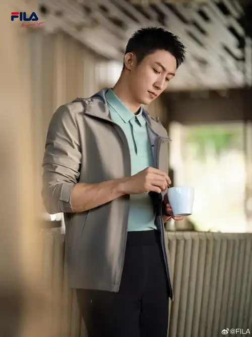 fila时尚运动代言人黄景瑜##fila精致商务##fila blue