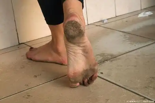 2220男人的相册我觉得姑娘的脚脏一点是很性感的1