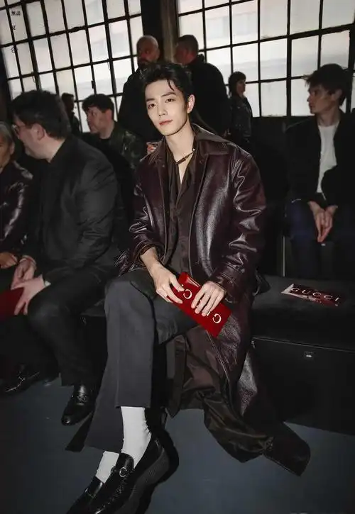 双顶流同框泰星mai晒与肖战合照