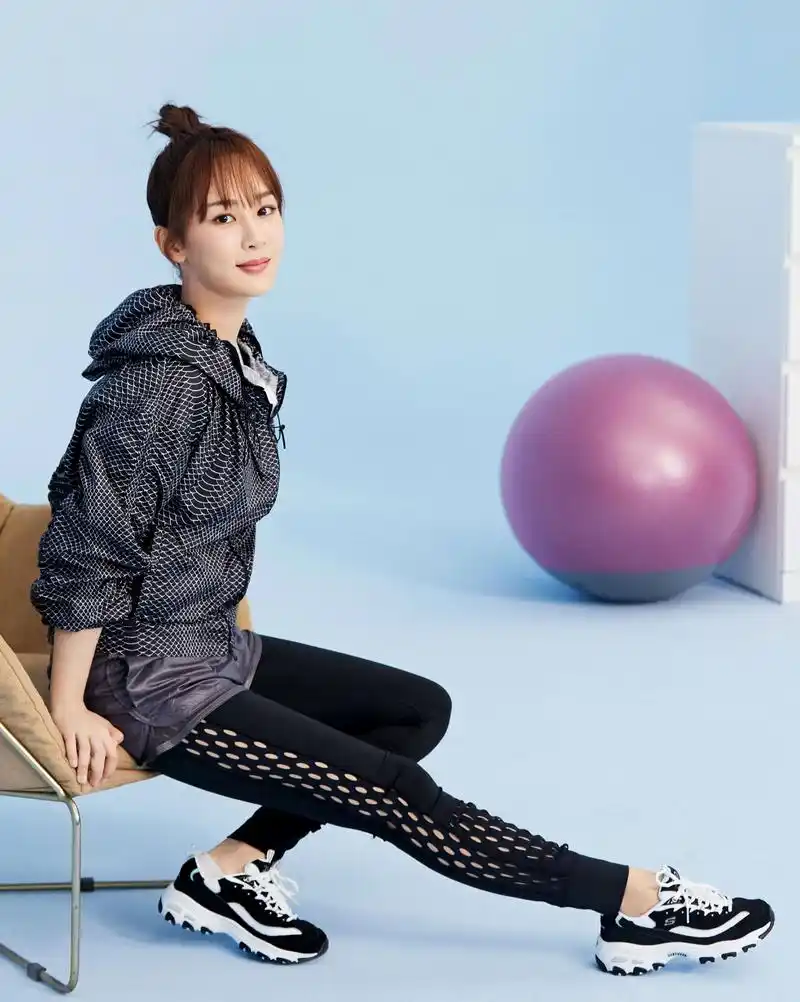 杨紫晒健身美图,怪不得身材越来越好了呢