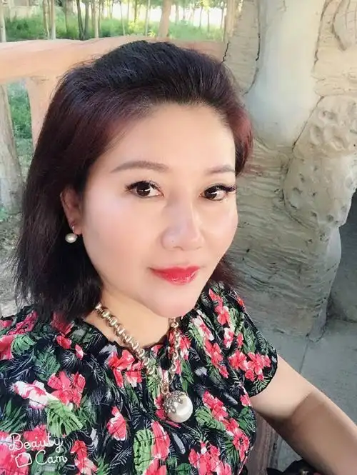 52岁离异女征婚照片(id:423037)_福建龙岩征婚交友_我主良缘网