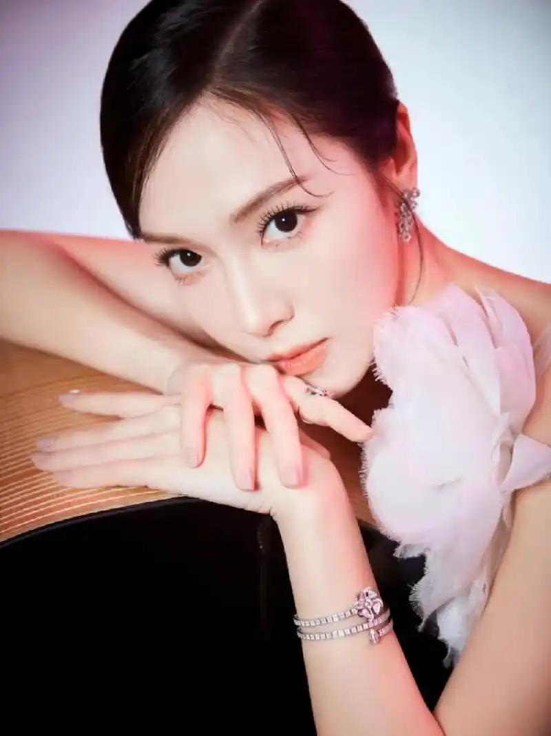 明星写真812 【郑秀妍】参考元素: 礼服写真