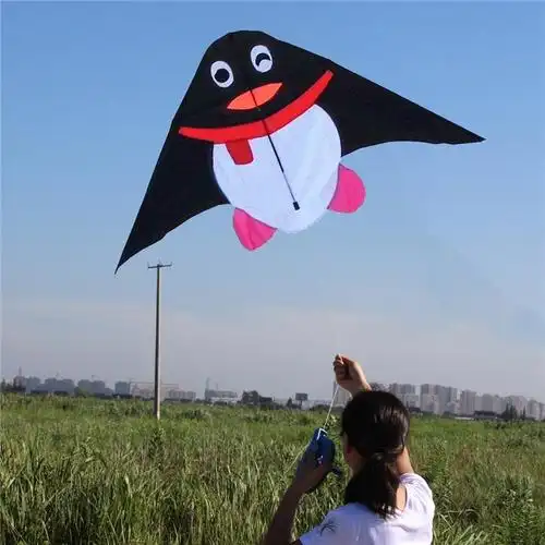 风筝新品潍坊新款企鹅儿童微风易飞网红成人风筝