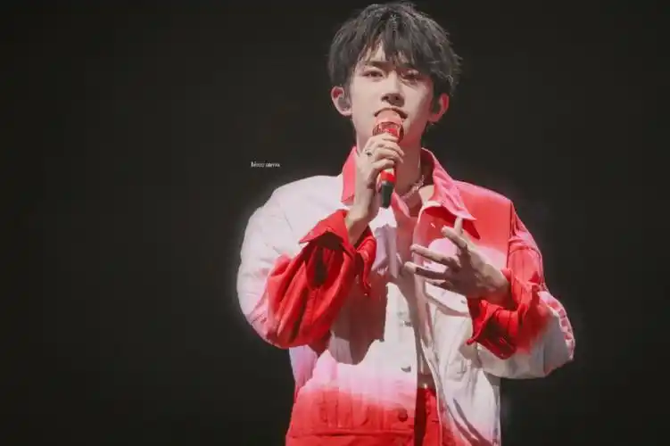 易烊千玺玊尔出圈神图②