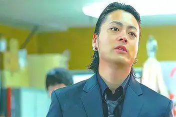 热血高校论骑摩托车带安全帽的必要性芹泽多摩雄铁头功有十年功力