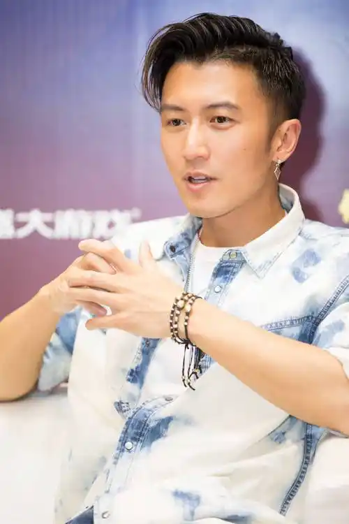 谢振轩恋情气坏谢霆锋,其女友年长16岁引热议,张柏芝表态支持_父亲