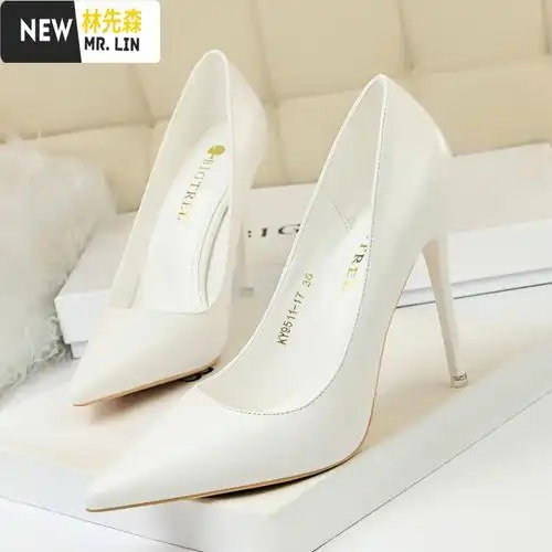 林先森白色高跟鞋女春秋网红职业ins仙百搭性感大码4143细跟尖头单鞋