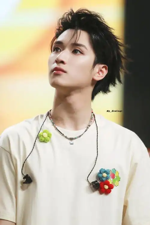 严浩翔 音符奏响人生信条##超话星愿池##为龙年添个新装扮