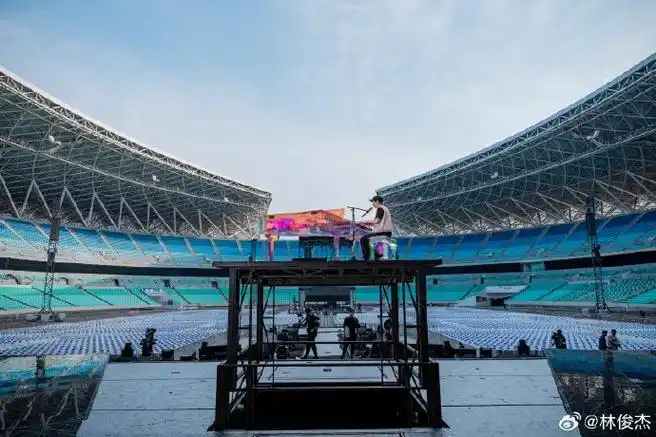 林俊杰jj20世界巡回演唱会##jj20andbeyond##在林俊杰演唱会重拾快乐