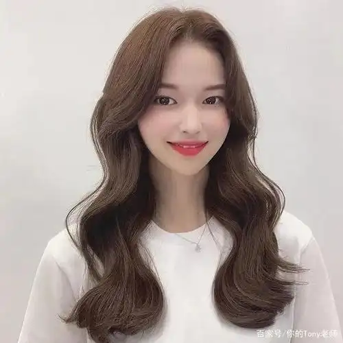 时尚发型精选,5款热门烫发,尽显女性柔美气质