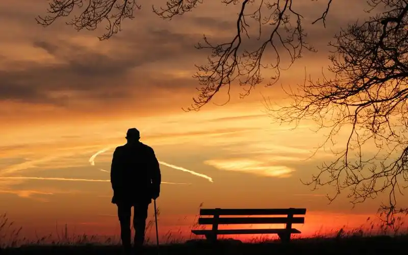 一个孤独沧桑的人